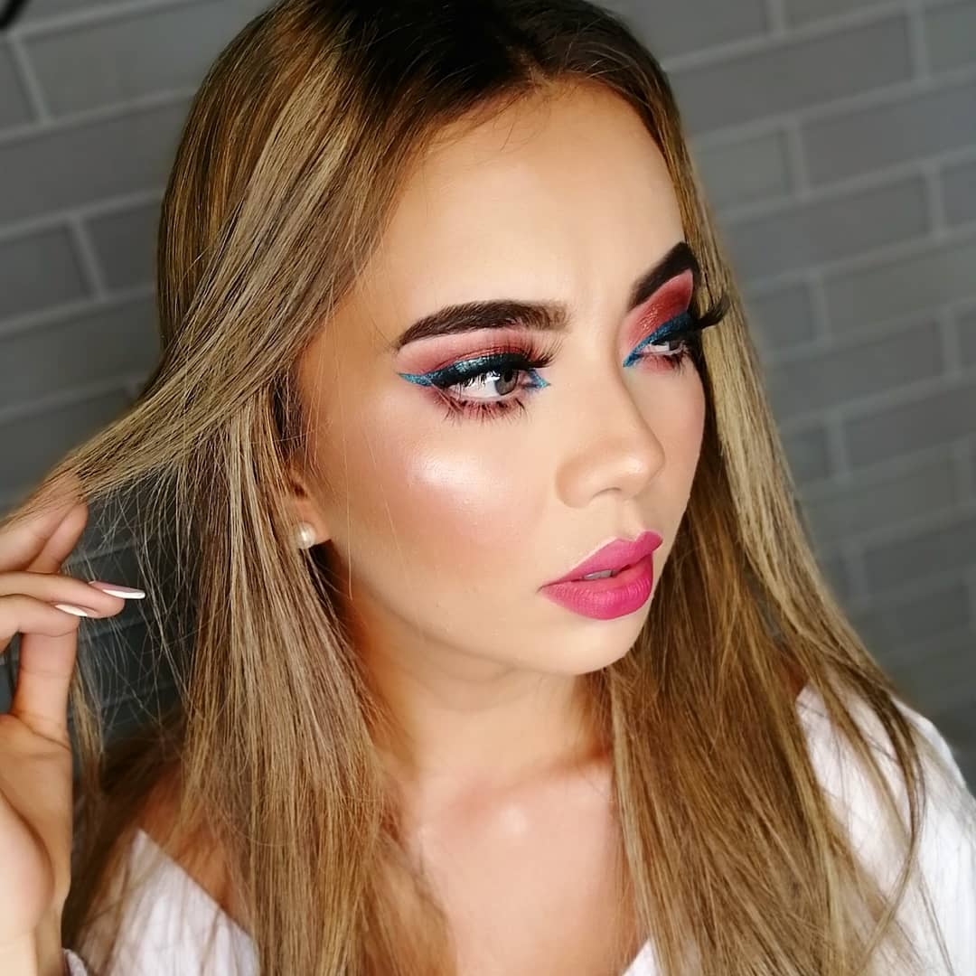 Maquillaje y Peinado |  Acompañante de Novia