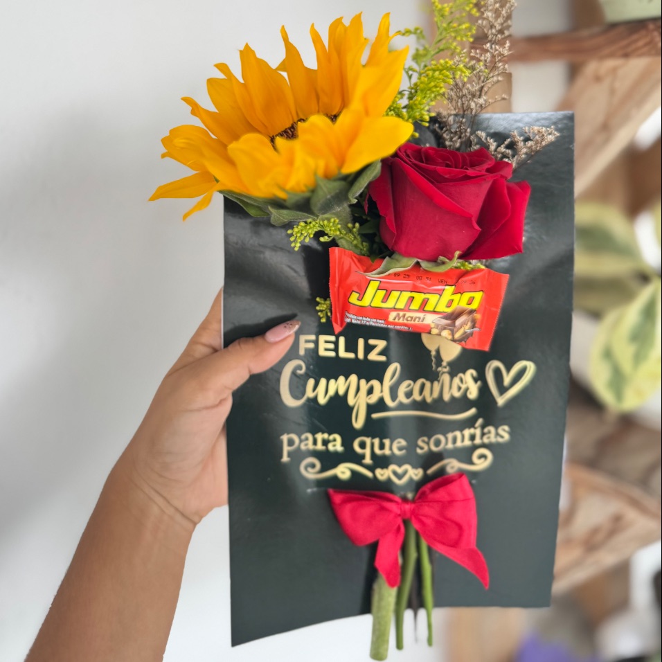 Girasol y rosa con mini Hershey's